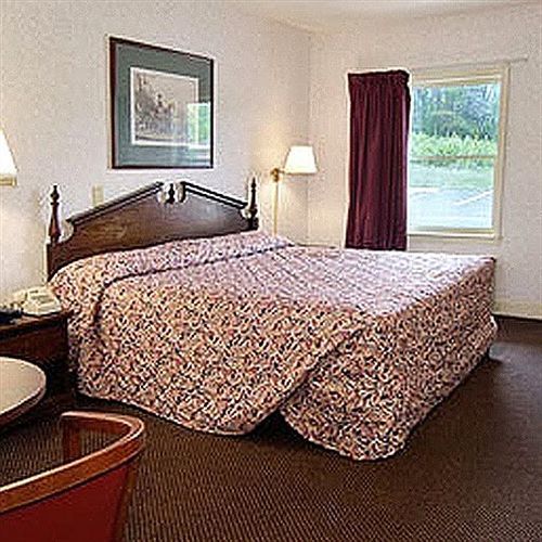 Econo Lodge Forest City Exterior photo